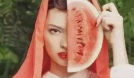 娱乐吃瓜戴手环的是谁啊,娱乐圈新热点引热议